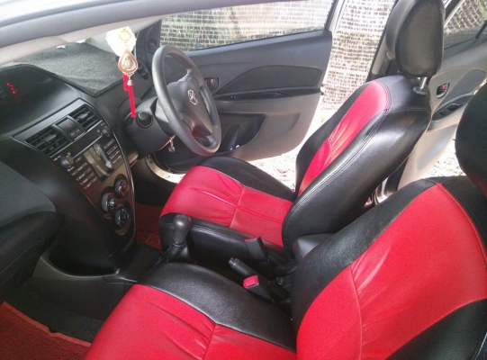 ขายดาวน์ toyota vios  รุ่น J ปี 53 เกียธรรมดา 75,000 บาท  โทร 082-8923611เก่ง