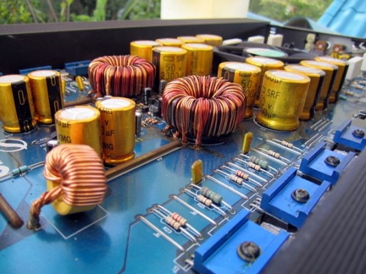 แอมป์ 2ch Aurora 1200.2 แรงมาก 2400w