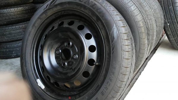 ยางขายแล้ว เหลือกะทะพร้อมฝาครอบ นิววีออส  ฝาครอบ ยาง 185 60 15 ถอดป้ายแดง