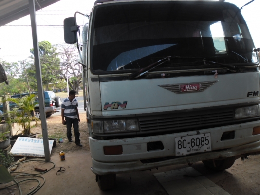 ขายถูกๆไม่มีงานขายรถบรรทุก 10 ล้อดั้มสองเพลา HINO FM3M ปี 38 เครื่องเดิมเกียร์เดิมเครื่องดีมากๆแห้งคัสซีสวยสุดๆมีแอร์มีระบบลากพ่วงทะเบียนขาด 3 ปีชุดโอนพร้อม