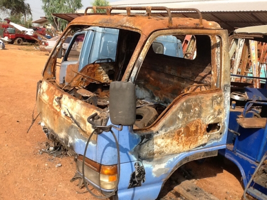 ขายครับหัวNPR ของฝากนักปั้นตามรูปครับไมผุ23900ขาตั้งหัวครบครับ