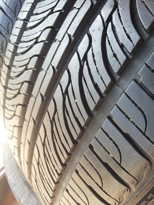 ขายยาง205/50/16 ปี 11/1เส้นปี09/1เส้น ROADSTONE N7000 1 คู่