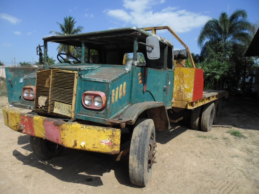 ขายถูกรถบรรทุกแบคโฮ 2 เพลาใหญ่ของ NISSAN คานห้นา NISSAN บรรทุกรุ่น 200 เรียวเครื่อง NISSAN UD PD6 เบรคทิพฟี่พวงมาลัยพาเวอร์ทะเบียนไม่มีใบสัญญาซื้อขาย