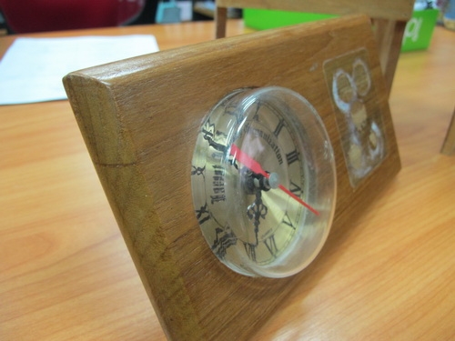 นาฬิกาไม้สัก