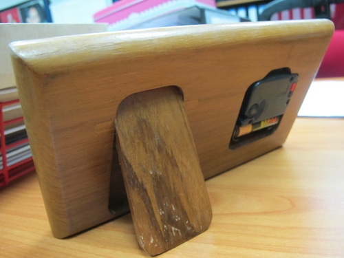 นาฬิกาไม้สัก