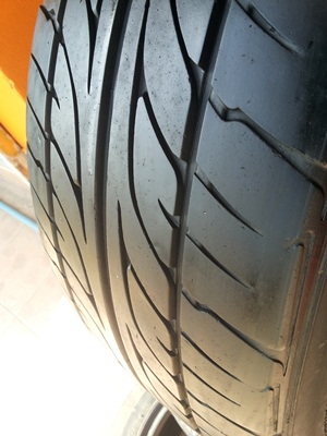 ขายยาง225/45/18 ปี 2711 DUNLOP LM703 1 คู่