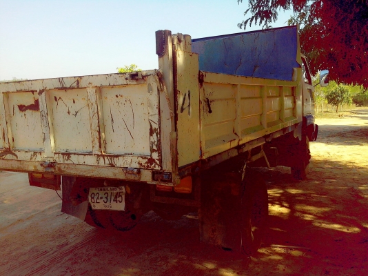 ขายรถดั้ม6ล้อ isuzu