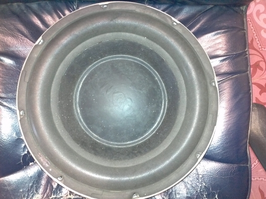 ลำโพง 12 นิ้ว โมแล้ว