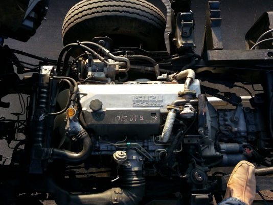 แก้วอนงค์กลการ คุณ ป้อม   Isuzu 6 ล้อ NKR 135
