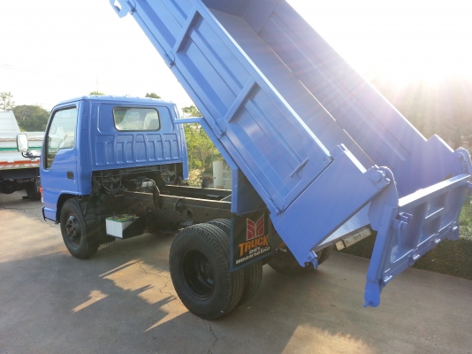 แก้วอนงค์กลการ คุณ ป้อม   Isuzu 6 ล้อ NKR 135