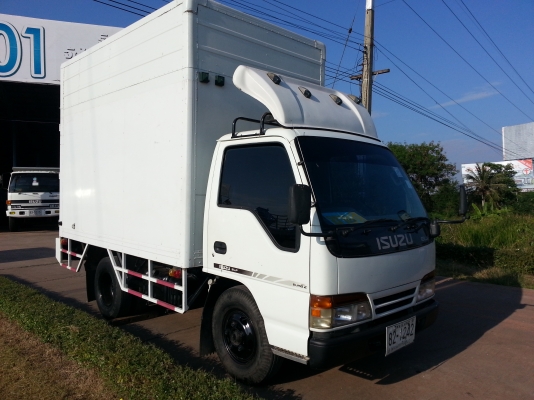 แก้วอนงค์กลการ (คุณ ป้อม) รถสวย สภาพดี  Isuzu NKR 6 ล้อ 135