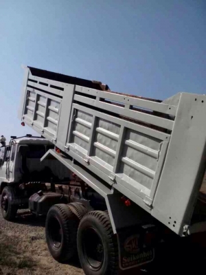 ขายรถบรรทุกสิบล้อดั๊มพ์ Hino F18 เครื่องเดิม เกียร์เดิม ยางดี กระบะสามมิตร ทะเบียนพร้อม