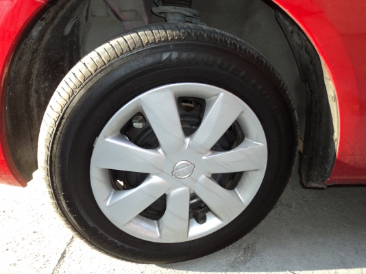 ขายกระทะพร้อมยางขอบ14  ยางติดรถป้ายแดงครับ