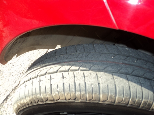 ขายกระทะพร้อมยางขอบ14  ยางติดรถป้ายแดงครับ