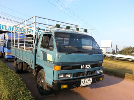 แก้วอนงค์กลการ (คุณ ป้อม ) รถสวย สภาพดี Isuzu  NPR  115 เกียร์สั้น กระบะยาว 4.30 ม.
