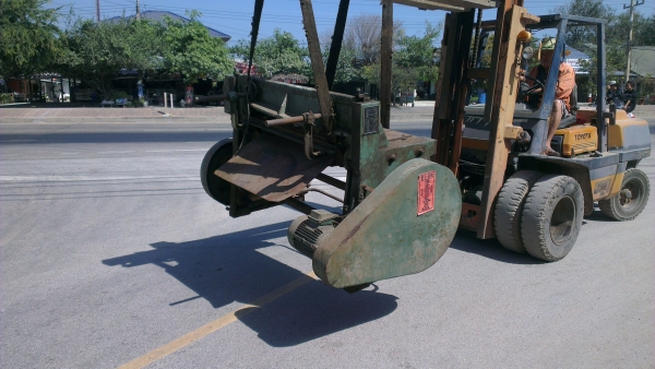 Sell> ขายกรรไกรตัดเหล็กแผ่น หน้ากว้าง 4 ฟุตเต็มแผ่น สภาพดี พร้อมใช้งาน กำแพงแสน นครปฐมครับ