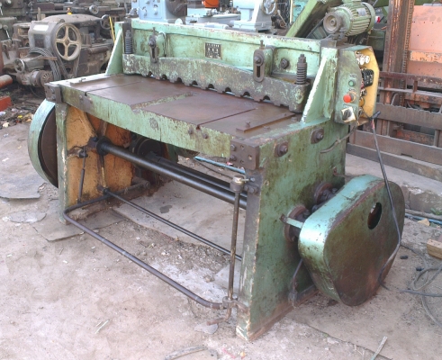 Sell> ขายกรรไกรตัดเหล็กแผ่น หน้ากว้าง 4 ฟุตเต็มแผ่น สภาพดี พร้อมใช้งาน กำแพงแสน นครปฐมครับ