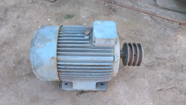 Sell> มอเตอร์มือสอง Electron 3 เฟส 25 แรง 380V. 1450RPM. เดินนิ่ม เงียบกริ๊บ นครปฐมครับ