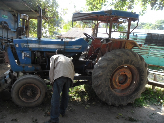 ขายรถไถ FORD 6600 เต็มเกียร์ 5DNN เพืองท้าย 4DNN เครื่อง T6 ผาน 6 TMC ดันหน้าสภาพเดิมๆเอกสารใบอินวอย์