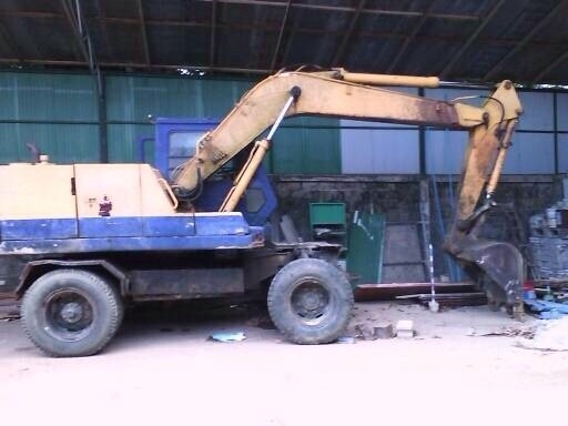 ขายแมคโครล้อยาง