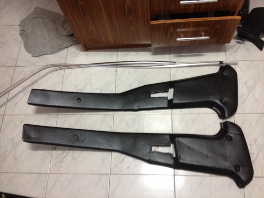 ขายเสาB สภาพดี มีหนังขาดนิดหน่อยซ้อมมาแล้ว1ชิ้นคับตามรูป BMW e30 หนังดำ 2ชิ้น ราคา700บาท โทร0875077464โส กทม ขายเสาB สภาพดี มีหนังขาดนิดหน่อยซ้อมมาแล้ว1ชิ้นคับตามรูป BMW e30 หนังดำ 2ชิ้น ราคา700บาท โทร0875077464โส กทม