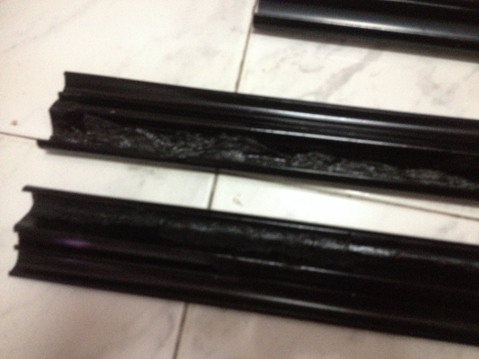 ขายพลาสติกยึดพรม/กันกระแทก ของBMW e30 4ชิ้นสีดำ มีซ้อมมา3ชิ้นใช้งานได้ตามปกกติ ตัวล็อกคบ ราคา600บาท โทร0875077464โส กทม
