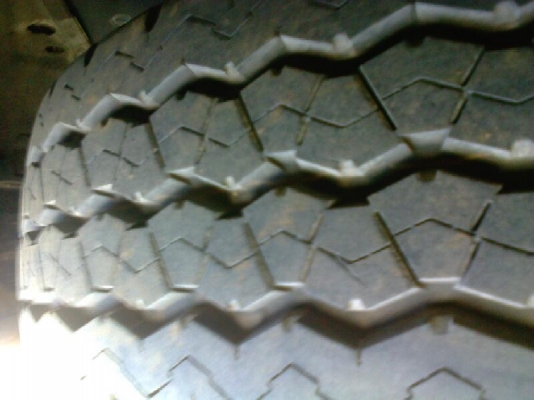 ยางบิดโตน215 70R15อา623ปี13ลงพื้น9000ก.มจัดส่งฟรีทั่วไทย