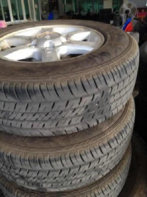 แม็กซ์อีซุ15+ยางแม็คซีด215 70R15ปี13มีตุมทุกเส้น