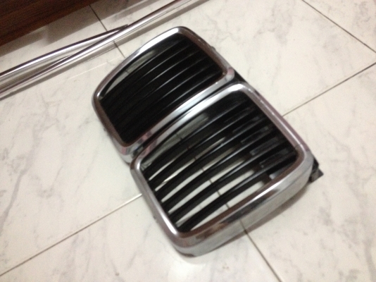 ขายฟันหนู ชิ้นหน้า BMW e30 สีเงิน ดำ สภาพดี มีซ้อมมาแล้วตามรูปใช้งานได้ตามปกติ ราคา500บาท โทร0875077464โส กทม ขายฟันหนู ชิ้นหน้า BMW e30 สีเงิน ดำ สภาพดี มีซ้อมมาแล้วตามรูปใช้งานได้ตามปกติ ราคา500บาท โทร0875077464โส กทม