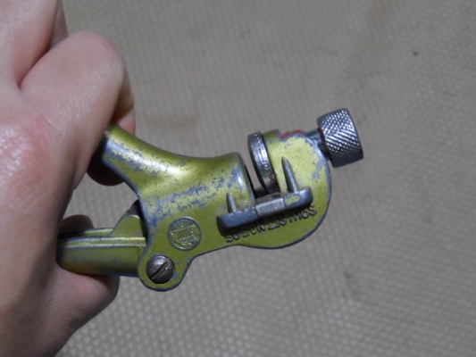 คีมคัดคลองเลื่อย