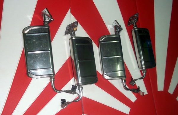 กระจกเเต่งญีปุ่นเเท้ กระจกเลนส์นูนครับดูเลย ใส่TOYOTA RN10 RN13เเละดัทสัน 620