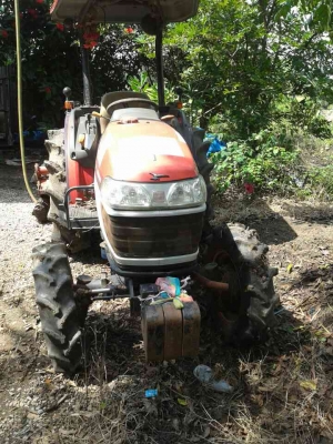 ยันมาร์ 35 แรง(รถปี52) ใช้งานน้อยๆ  อุปกรณ์พร้อมใช้งานมีโรตารี่โทรเลย 081-0745778 ลุงโหนกรับสายจ้า