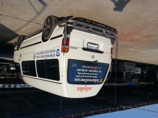 รถตู้หัวจรวด ปี 2004 รถตู้หัวจรวด ปี 2004