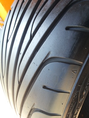 ขายยาง225/45/17 ปี 2010 THUNDERER MACH 1 ชุด