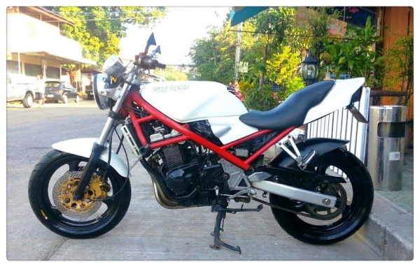 SUZUKI BANDIT 400 cc./ปี94/สีขาวมุก-โครงแดง/ Inv.(รถอยู่ จ.ศรีสะเกษ)