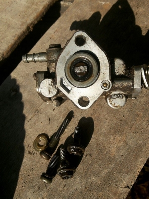 ขายปั๊ม ออโต้ลูป k125 m1 1500 บาทพร้อมส่ง           เสื้อฝา 700 บาท   คอท่อ 250 บาท สนใจโทร 0828661286 (ปั๊ม ออโต้ลูปใช้งานได้ปกติครับ)