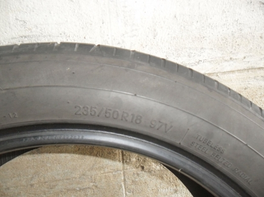 ยาง TOYO 235/50R18 ปี10 สวยๆ 1 คู่ ราคา 1800 บาท