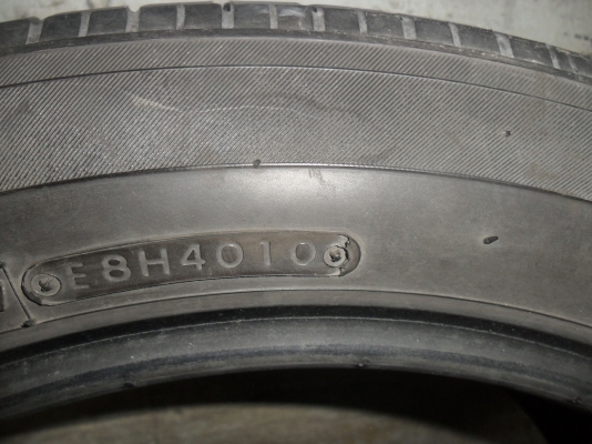 ยาง TOYO 235/50R18 ปี10 สวยๆ 1 คู่ ราคา 1800 บาท