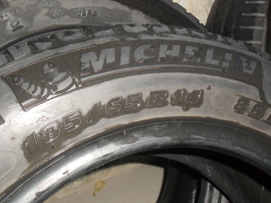 ยาง 185/65R14 สวยๆ 4 เส้น ราคา 1300 บาท