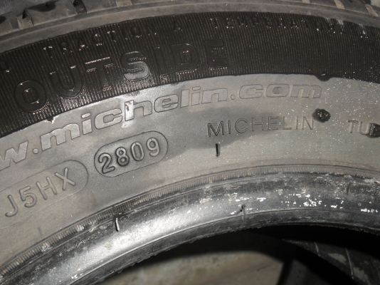 ยาง 185/65R14 สวยๆ 4 เส้น ราคา 1300 บาท