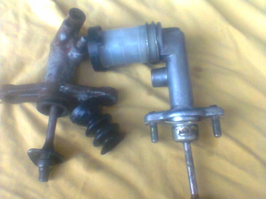 ขายชุดปั้มครัท อีซูซุดาก้อนของแท้คู่ตัวรถ ขายถูกๆครับ 800บาท