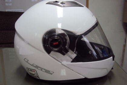 ขายหมวกกันน็อค LS2 FF370.1 - EASY  นำเข้าจากประเทศอิตาลี  สภาพสมบูรณ์ แท้ 100\%  สนใจติดต่อ  083-7092368 (เป้)