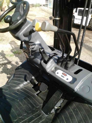 ขายรถยก 2.5 ตัน TCM  FG25-T3 รุ่นล่าสุด เครื่องเบนซิน+แก๊สLPG เกียร์ออโต้ เสา 3 เมตร งาหมุน 360'สภาพสวยเทพ