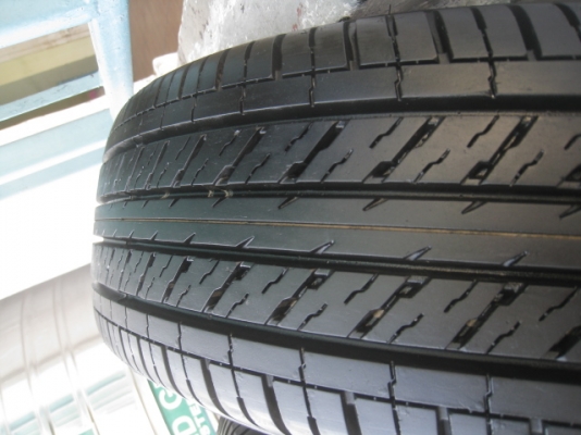 ขายล้อแม็กน้องป้ายแดง vigo 16"x6" et45 5 รู 114.3 สีรมดำ +ยาง dunlop sp lt37 215/65r16 ยางผลิตสัปดาห์ที่ 40 ปี 13 ตุ่มที่หน้ายางเห็นลางๆ 2 เส้นครับ ขายทั้งชุด 14,500 บาทครับ พร้อมน็อตล้อเดิม สนใจติดต่อเล็กคลองสามครับ (081-3747940)