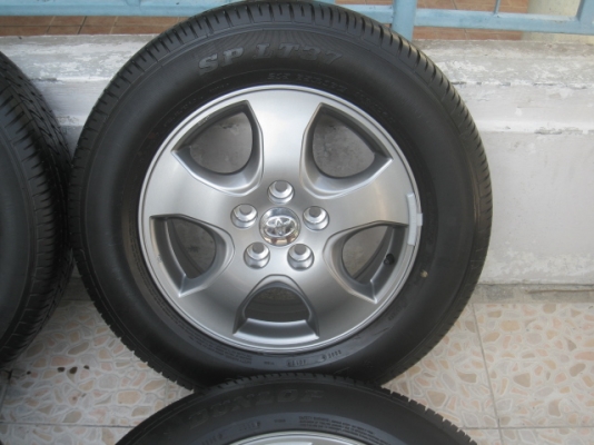 ขายล้อแม็กน้องป้ายแดง vigo 16"x6" et45 5 รู 114.3 สีรมดำ +ยาง dunlop sp lt37 215/65r16 ยางผลิตสัปดาห์ที่ 40 ปี 13 ตุ่มที่หน้ายางเห็นลางๆ 2 เส้นครับ ขายทั้งชุด 14,500 บาทครับ พร้อมน็อตล้อเดิม สนใจติดต่อเล็กคลองสามครับ (081-3747940)