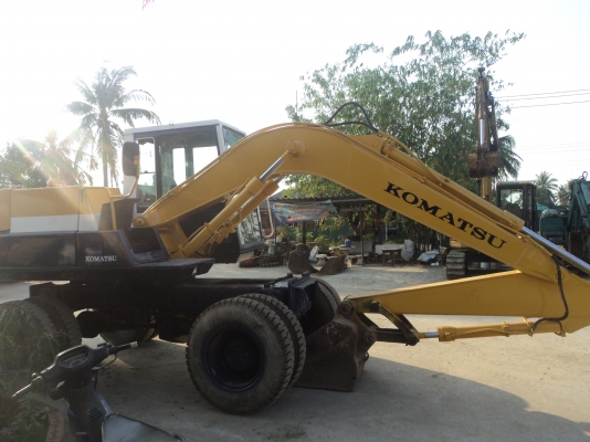 ขายด่วนรถขุดล้อยาง KOMATSU  PW100-3   เครื่ีองดี  ปั้มแรง  ภายในแห้ง  สวย  พร้อมใช้งาน