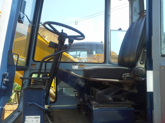 ขายด่วนรถขุดล้อยาง KOMATSU  PW100-3   เครื่ีองดี  ปั้มแรง  ภายในแห้ง  สวย  พร้อมใช้งาน