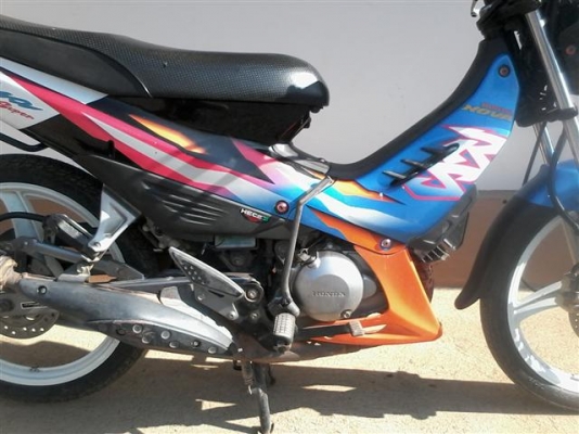 ขายโนวาเทน่าไมล์ส้มล้อแม็กทะเบียนพร้อมโอนรถปี 44 ภาษีพึ่งขาดรถเดิมเจ้าของรักษาดีมาก