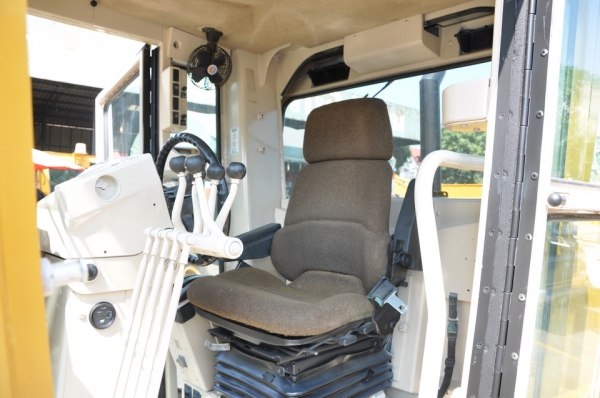 CATERPILLAR  140 H  SN  2ZK04697