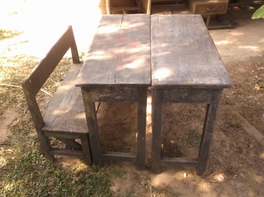 โต๊ะนักเรียนคู่ไม้สักเก่าไม้แผ่นเดียว